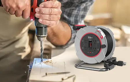 Di che materiale è fatta la bobina di plastica?