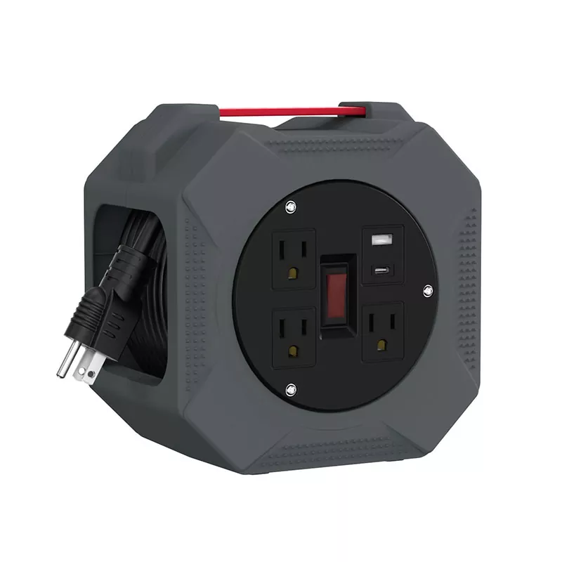 Bobina per cavo in plastica USB 2.4a a 3 uscite da 30 piedi